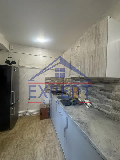 ԿԵՆՏՐՈՆ, ՀԻՆ ԵՐԵՎԱՆՑՈՒ ՓՈՂՈՑ, 3 ՍԵՆՅԱԿ