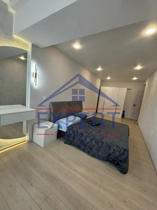 ԿԵՆՏՐՈՆ, ՀԻՆ ԵՐԵՎԱՆՑՈՒ ՓՈՂՈՑ, 3 ՍԵՆՅԱԿ