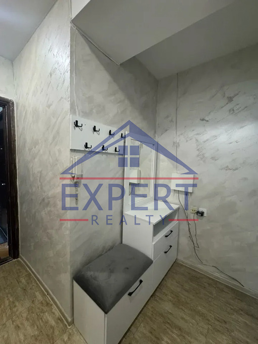 ԿԵՆՏՐՈՆ, ՀԻՆ ԵՐԵՎԱՆՑՈՒ ՓՈՂՈՑ, 3 ՍԵՆՅԱԿ