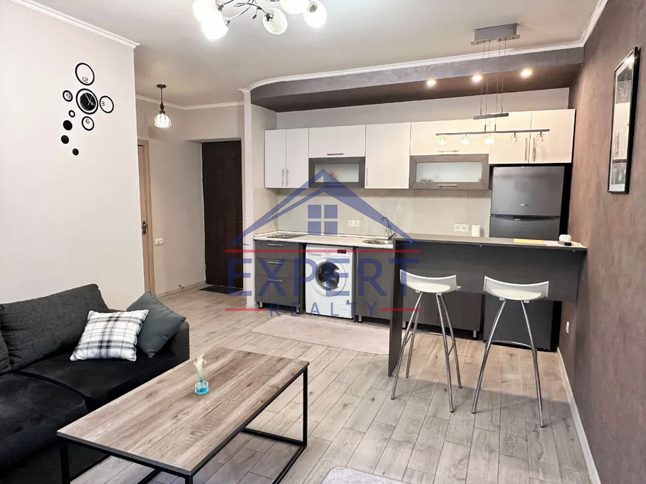 ԿԵՆՏՐՈՆ, ՄԱՇՏՈՑԻ ՊՈՂՈՏԱ, 2 ՍԵՆՅԱԿ