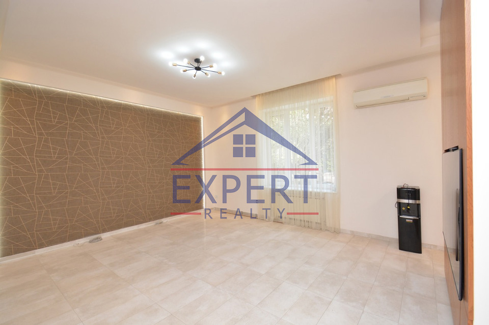 ԿԵՆՏՐՈՆ, ՍԱՐՅԱՆ ՓՈՂՈՑ, 3 ՍԵՆՅԱԿ