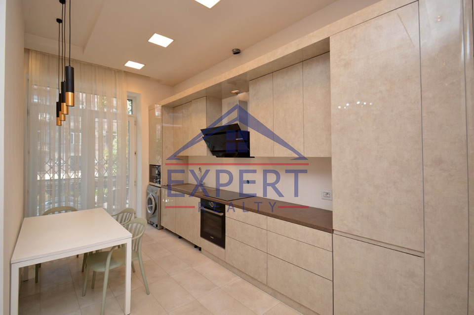 ԿԵՆՏՐՈՆ, ՍԱՐՅԱՆ ՓՈՂՈՑ, 3 ՍԵՆՅԱԿ