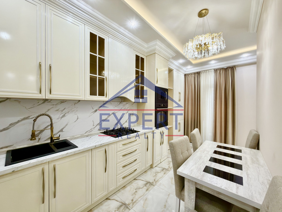 ԿԵՆՏՐՈՆ, ԱՐԳԻՇՏԻ ՓՈՂՈՑ, 3 ՍԵՆՅԱԿ