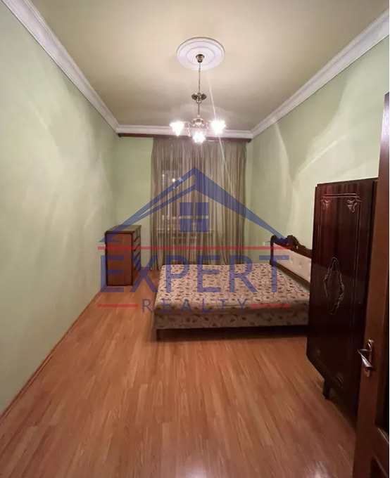ԿԵՆՏՐՈՆ, ԱՄԻՐՅԱՆ ՓՈՂՈՑ, 3 ՍԵՆՅԱԿ