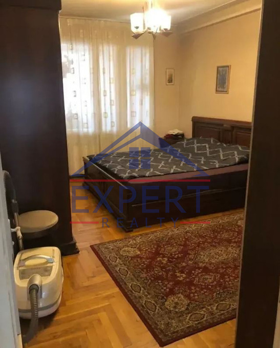 ԱՐԱԲԿԻՐ, ԿՈՄԻՏԱՍԻ ՊՈՂՈՏԱ, 3 ՍԵՆՅԱԿ