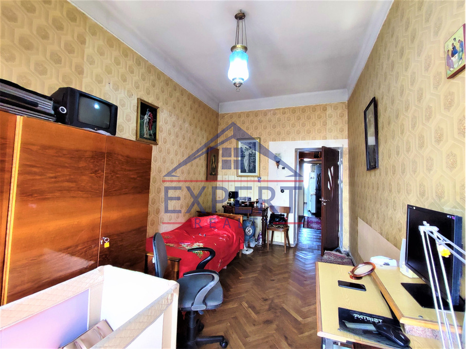 ԱՐԱԲԿԻՐ, ԿՈՄԻՏԱՍԻ ՊՈՂՈՏԱ, 3 ՍԵՆՅԱԿ
