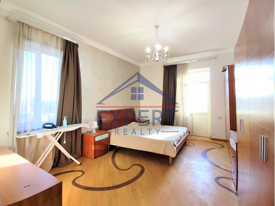 ԿԵՆՏՐՈՆ, ՊԱՐՈՆՅԱՆ ՓՈՂՈՑ, 4 ՍԵՆՅԱԿ