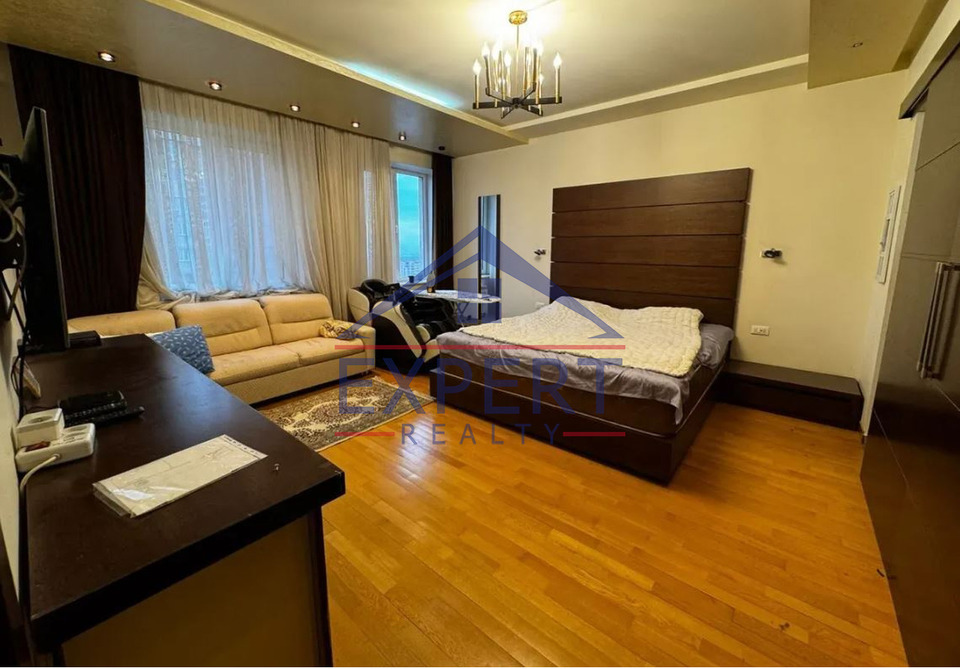ԱՐԱԲԿԻՐ, ՎԻԿՏՈՐ ՀԱՄԲԱՌՑՈՒՄՅԱՆ , 3 ՍԵՆՅԱԿ