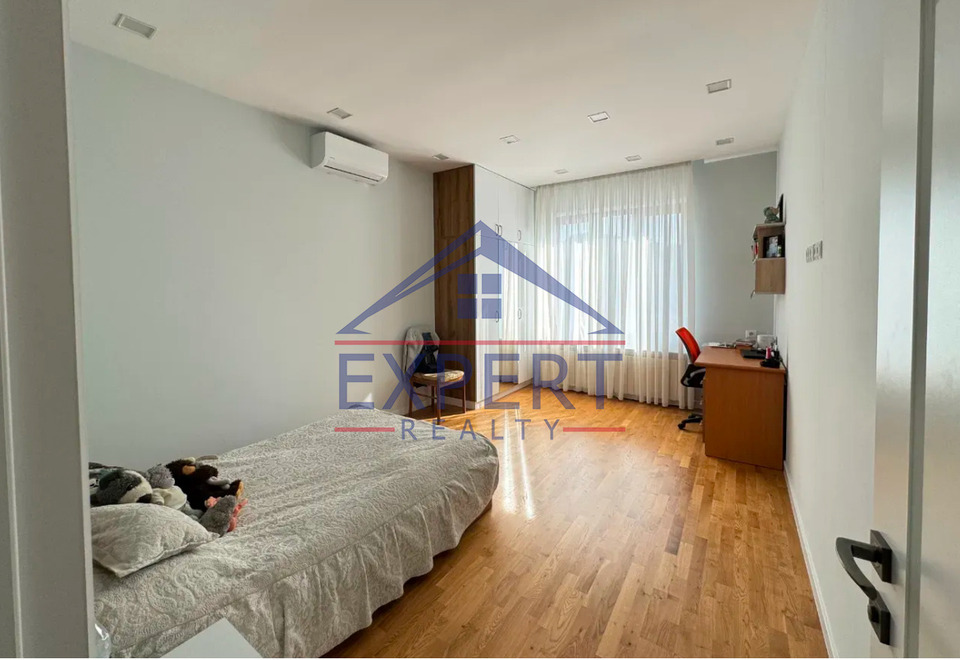 ԱՎԱՆ, ԱԲՈՎՅԱՆ ԹԱՂԱՄԱՍ, 5 ՍԵՆՅԱԿ