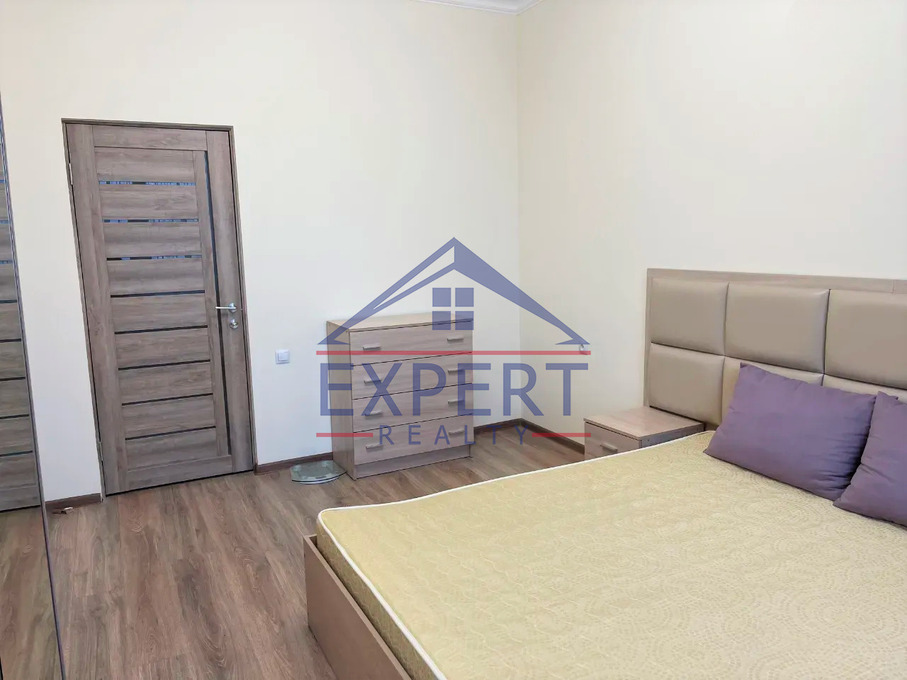 ԿԵՆՏՐՈՆ, ԱՐԳԻՇՏԻ ՓՈՂՈՑ, 2 ՍԵՆՅԱԿ