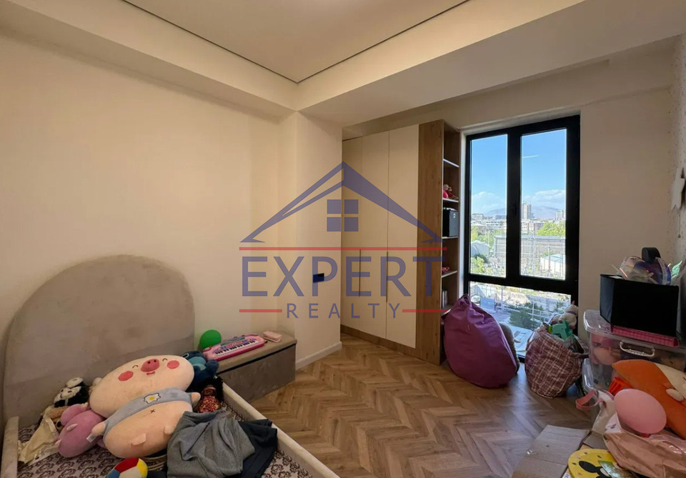 ՔԱՆԱՔԵՌ-ԶԵՅԹՈՒՆ, ԳՈԳՈԼԻ ՓՈՂՈՑ, 3 ՍԵՆՅԱԿ