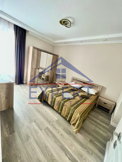 ԿԵՆՏՐՈՆ, ՄԱՇՏՈՑԻ ՊՈՂՈՏԱ, 3 ՍԵՆՅԱԿ