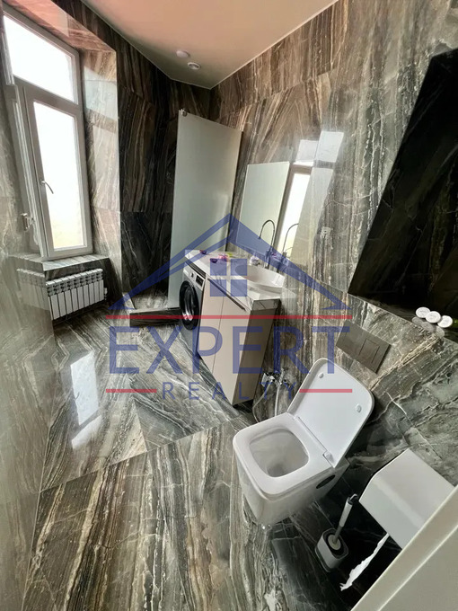 ԿԵՆՏՐՈՆ, ՄԱՇՏՈՑԻ ՊՈՂՈՏԱ, 3 ՍԵՆՅԱԿ