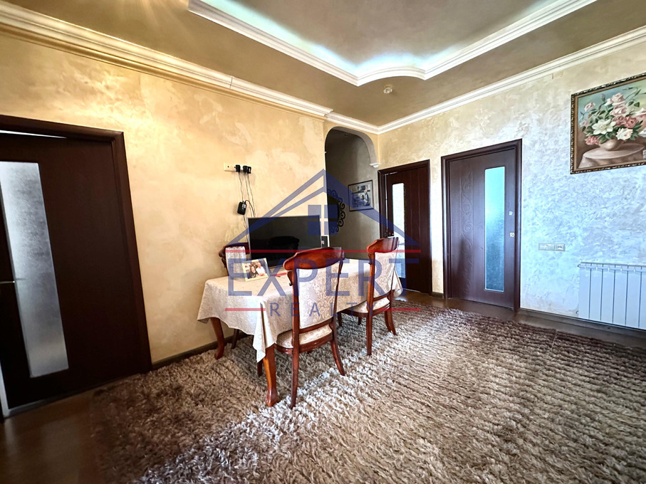 ԿԵՆՏՐՈՆ, ԽՈՐԵՆԱՑՈՒ ՓՈՂՈՑ, 4 ՍԵՆՅԱԿ