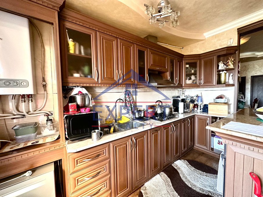 ԿԵՆՏՐՈՆ, ԽՈՐԵՆԱՑՈՒ ՓՈՂՈՑ, 4 ՍԵՆՅԱԿ