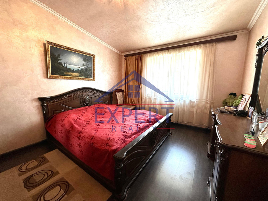 ԿԵՆՏՐՈՆ, ԽՈՐԵՆԱՑՈՒ ՓՈՂՈՑ, 4 ՍԵՆՅԱԿ