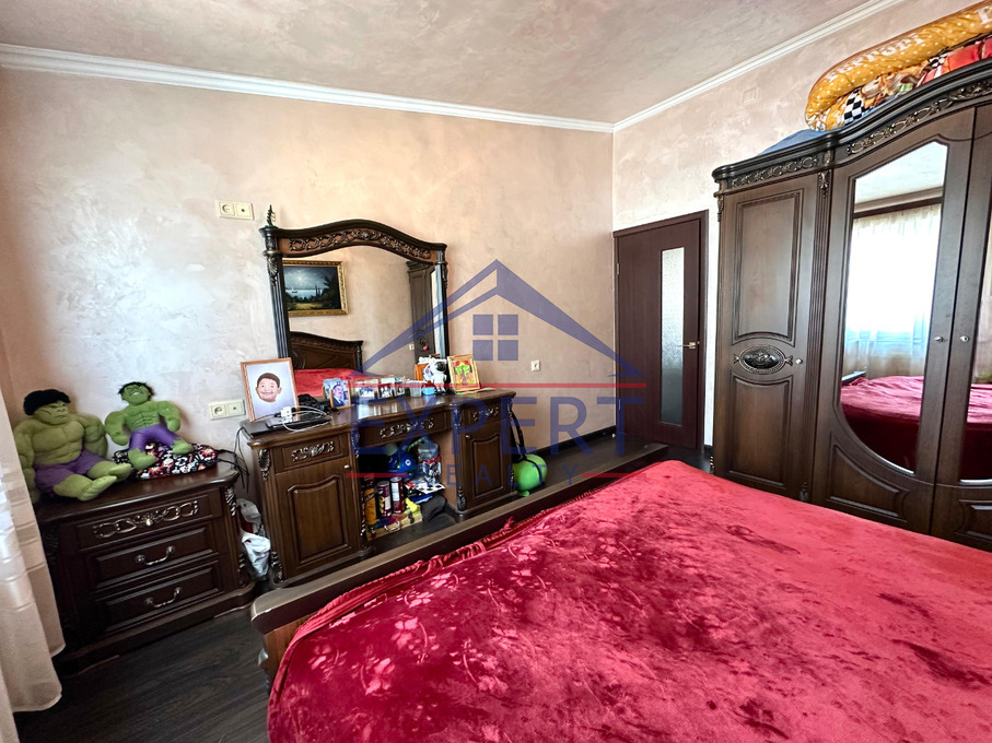 ԿԵՆՏՐՈՆ, ԽՈՐԵՆԱՑՈՒ ՓՈՂՈՑ, 4 ՍԵՆՅԱԿ