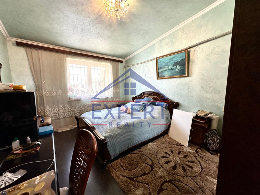 ԿԵՆՏՐՈՆ, ԽՈՐԵՆԱՑՈՒ ՓՈՂՈՑ, 4 ՍԵՆՅԱԿ