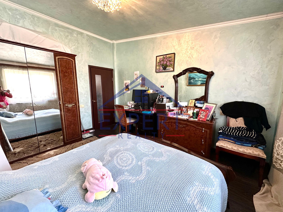 ԿԵՆՏՐՈՆ, ԽՈՐԵՆԱՑՈՒ ՓՈՂՈՑ, 4 ՍԵՆՅԱԿ