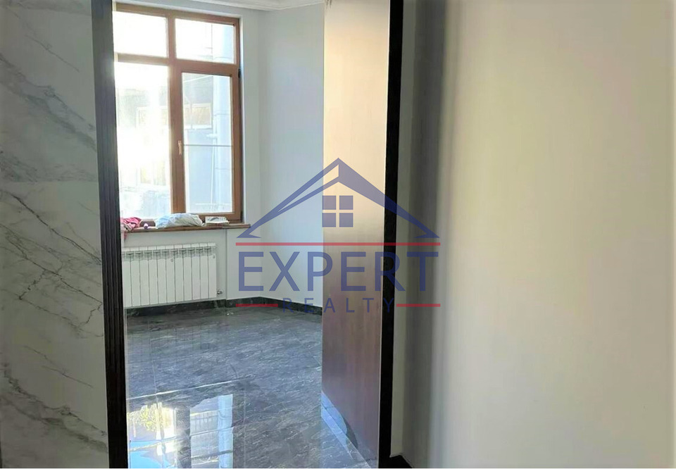 ԿԵՆՏՐՈՆ, ՄԱՇՏՈՑԻ ՊՈՂՈՏԱ, 3 ՍԵՆՅԱԿ