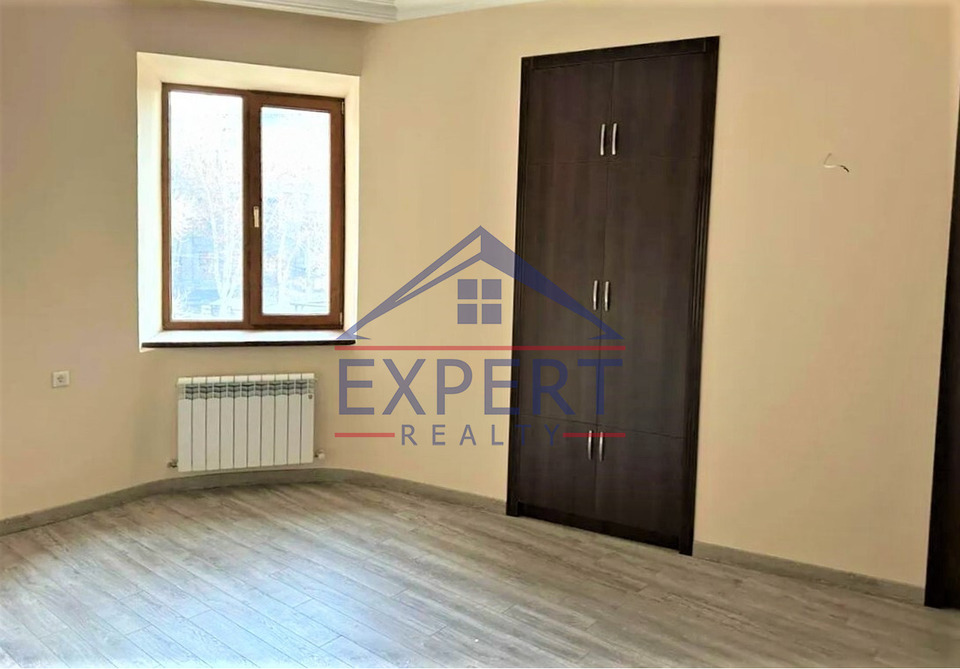 ԿԵՆՏՐՈՆ, ՄԱՇՏՈՑԻ ՊՈՂՈՏԱ, 3 ՍԵՆՅԱԿ