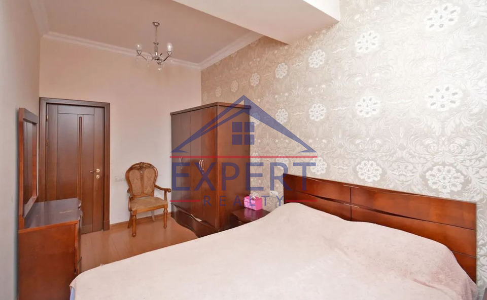 ԱՐԱԲԿԻՐ, ԿՈՄԻՏԱՍԻ ՊՈՂՈՏԱ, 3 ՍԵՆՅԱԿ