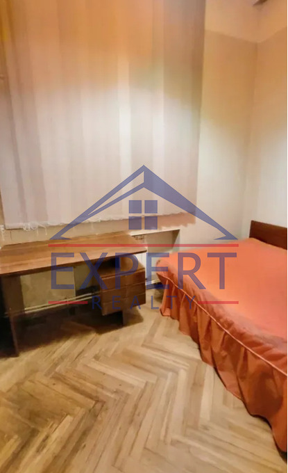 ԿԵՆՏՐՈՆ, ՍՊԵՆԴԻԱՐՅԱՆԻ ՓՈՂՈՑ, 3 ՍԵՆՅԱԿ