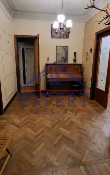 ԿԵՆՏՐՈՆ, ՍՊԵՆԴԻԱՐՅԱՆԻ ՓՈՂՈՑ, 3 ՍԵՆՅԱԿ