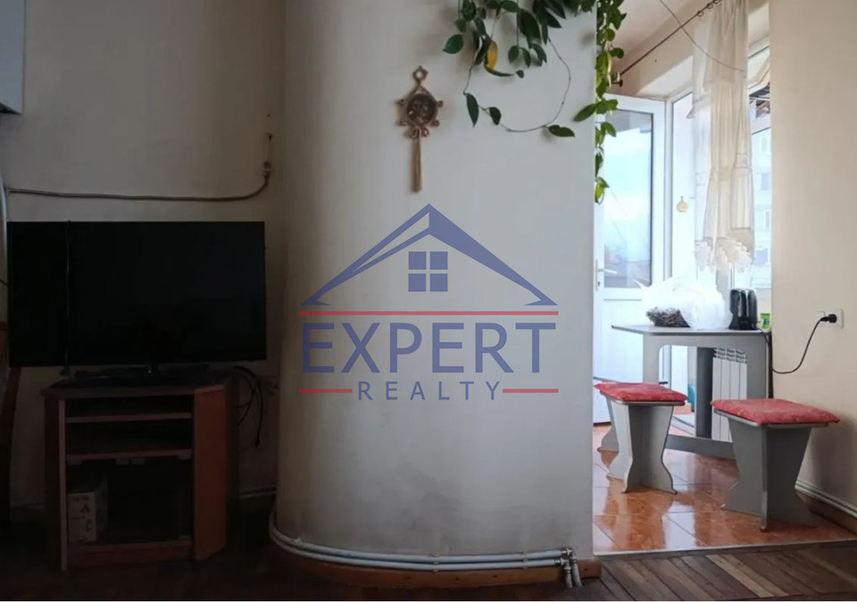 ԱՐԱԲԿԻՐ, ԿՈՄԻՏԱՍԻ ՊՈՂՈՏԱ, 3 ՍԵՆՅԱԿ