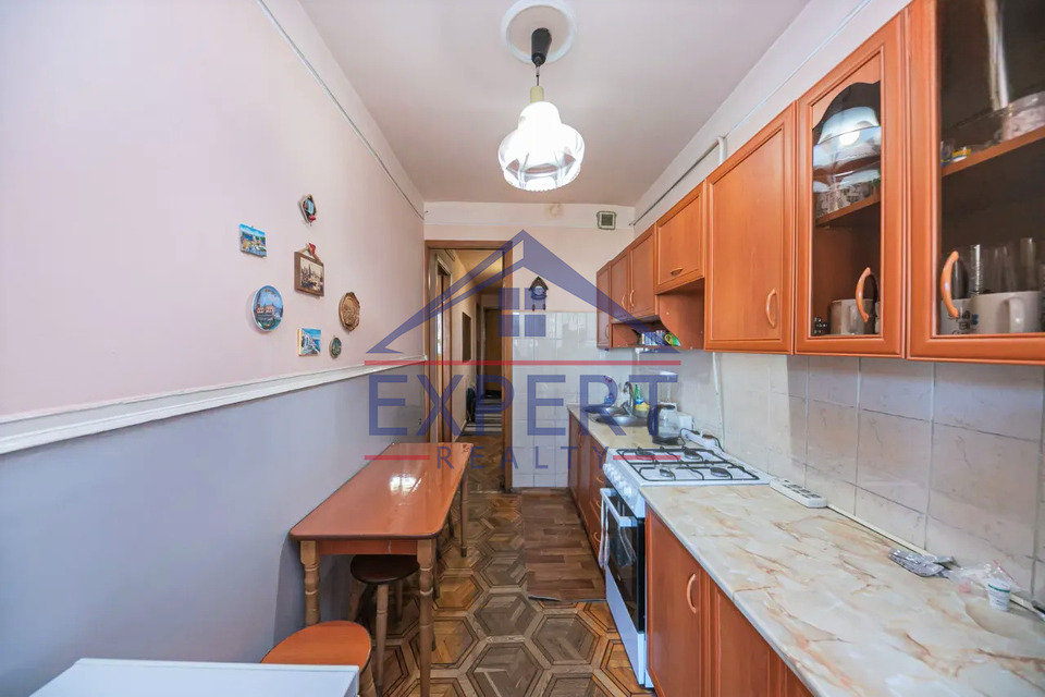 ԱՐԱԲԿԻՐ, ԱՐԱՄ ԽԱՉԱՏՐՅԱՆ ՓՈՂՈՑ, 3 ՍԵՆՅԱԿ