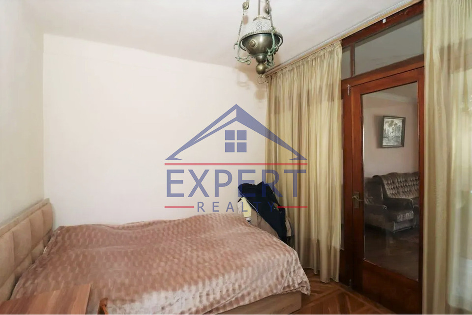 ԱՐԱԲԿԻՐ, ԱՐԱՄ ԽԱՉԱՏՐՅԱՆ ՓՈՂՈՑ, 3 ՍԵՆՅԱԿ