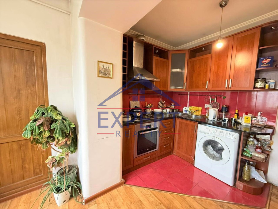 ԿԵՆՏՐՈՆ, ԱԲՈՎՅԱՆ ՓՈՂՈՑ, 3 ՍԵՆՅԱԿ