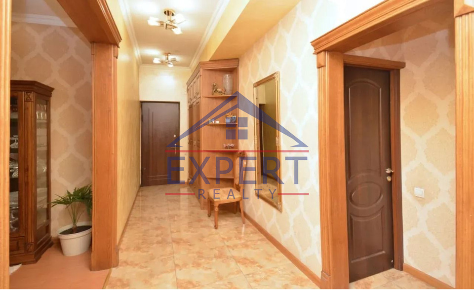 ԱՐԱԲԿԻՐ, ԿՈՄԻՏԱՍԻ ՊՈՂՈՏԱ, 3 ՍԵՆՅԱԿ