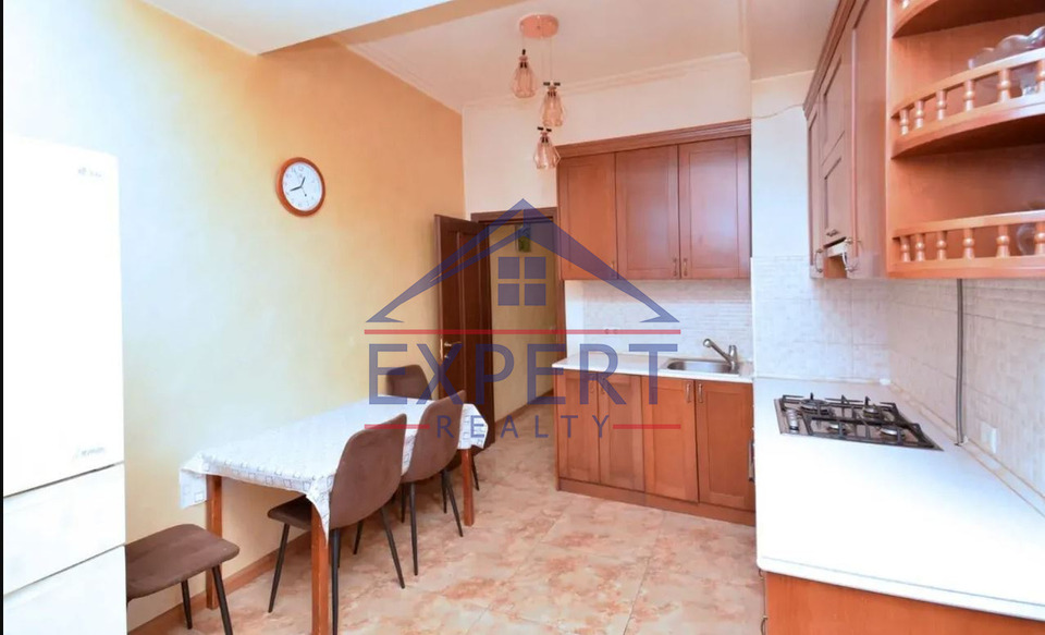 ԱՐԱԲԿԻՐ, ԿՈՄԻՏԱՍԻ ՊՈՂՈՏԱ, 3 ՍԵՆՅԱԿ