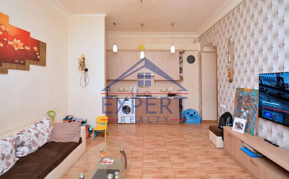 ԱՐԱԲԿԻՐ, ԿՈՄԻՏԱՍԻ ՊՈՂՈՏԱ, 3 ՍԵՆՅԱԿ