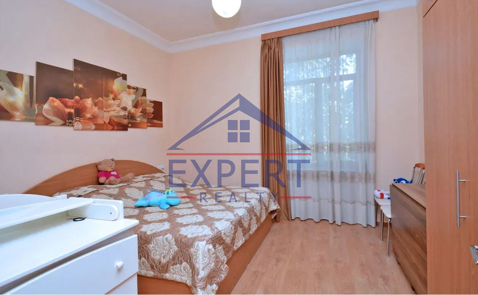 ԱՐԱԲԿԻՐ, ԿՈՄԻՏԱՍԻ ՊՈՂՈՏԱ, 3 ՍԵՆՅԱԿ