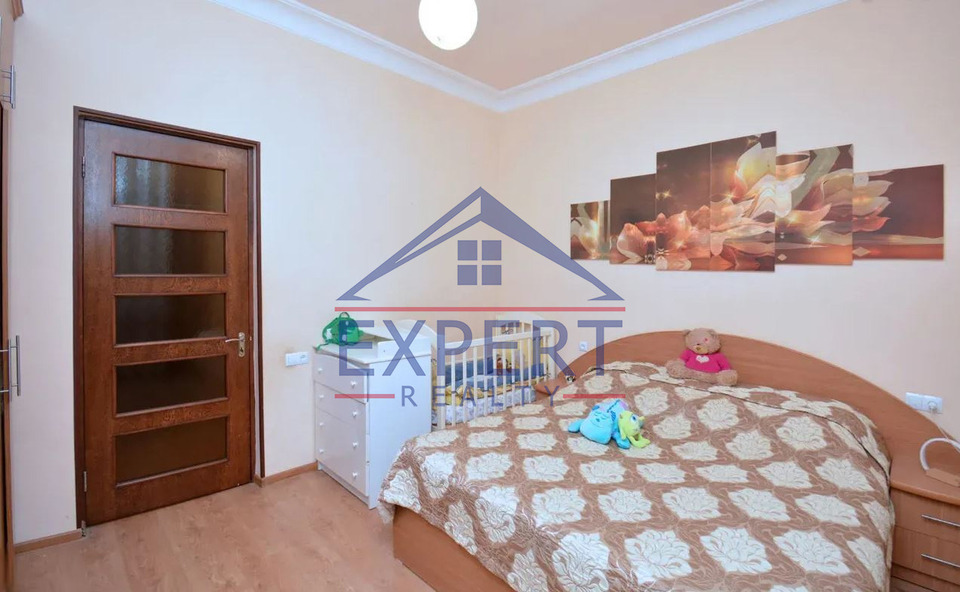 ԱՐԱԲԿԻՐ, ԿՈՄԻՏԱՍԻ ՊՈՂՈՏԱ, 3 ՍԵՆՅԱԿ