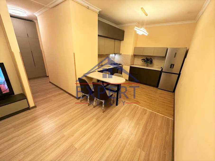 ԿԵՆՏՐՈՆ, ԱՐԳԻՇՏԻ ՓՈՂՈՑ, 2 ՍԵՆՅԱԿ