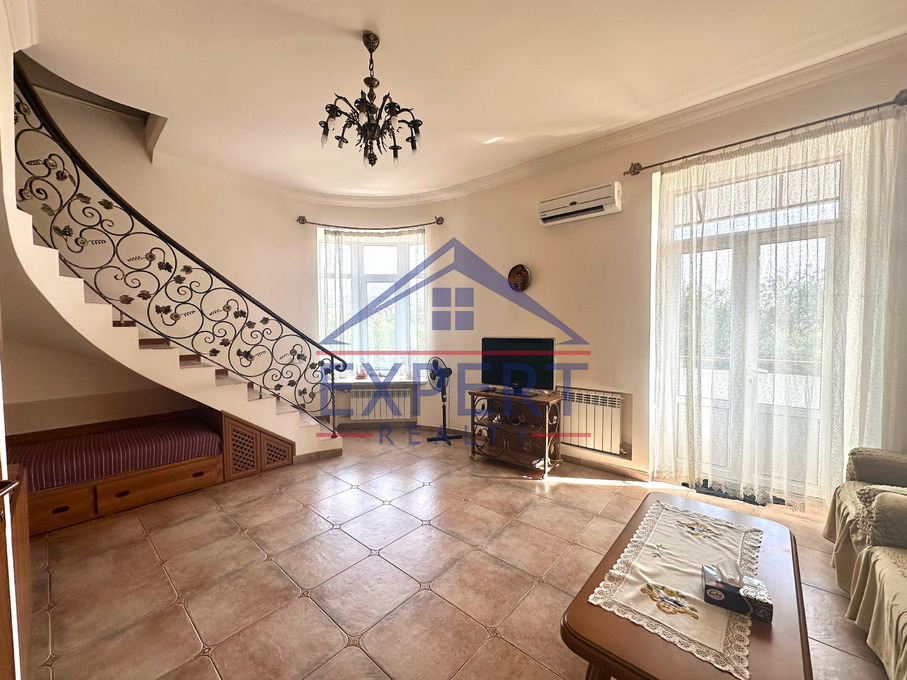 ԿԵՆՏՐՈՆ, ԶԱՔՅԱՆ ՓՈՂՈՑ, 3 ՍԵՆՅԱԿ