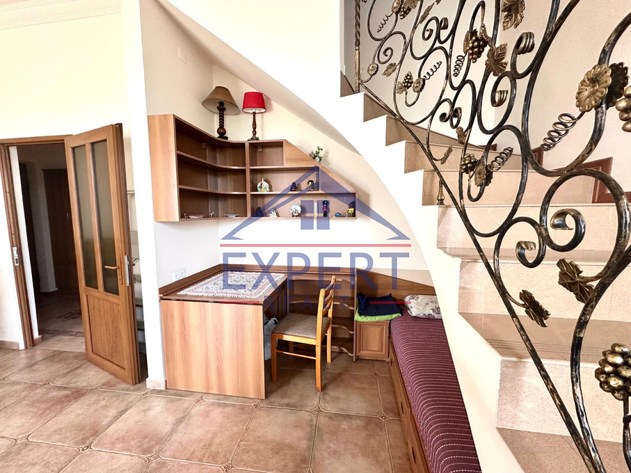 ԿԵՆՏՐՈՆ, ԶԱՔՅԱՆ ՓՈՂՈՑ, 3 ՍԵՆՅԱԿ