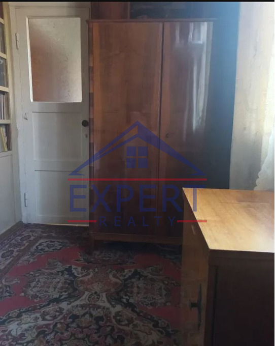 ԱՐԱԲԿԻՐ, ԿՈՄԻՏԱՍԻ ՊՈՂՈՏԱ, 3 ՍԵՆՅԱԿ