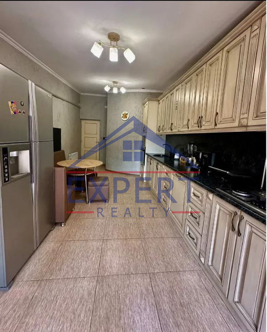 ԿԵՆՏՐՈՆ, ԵԿՄԱԼՅԱՆ ՓՈՂՈՑ  5  ՍԵՆՅԱԿ