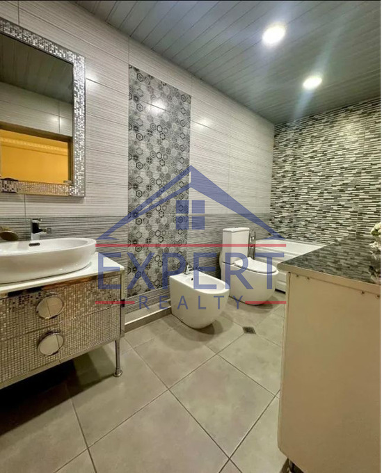 ԿԵՆՏՐՈՆ, ԵԿՄԱԼՅԱՆ ՓՈՂՈՑ  5  ՍԵՆՅԱԿ