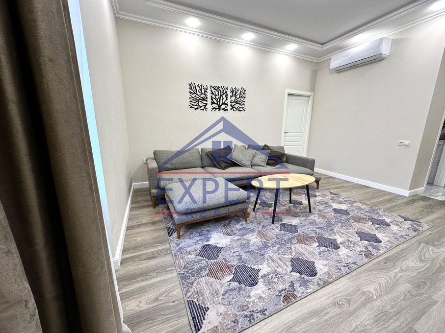 ԿԵՆՏՐՈՆ, ՄԱՇՏՈՑԻ ՊՈՂՈՏԱ, 3 ՍԵՆՅԱԿ