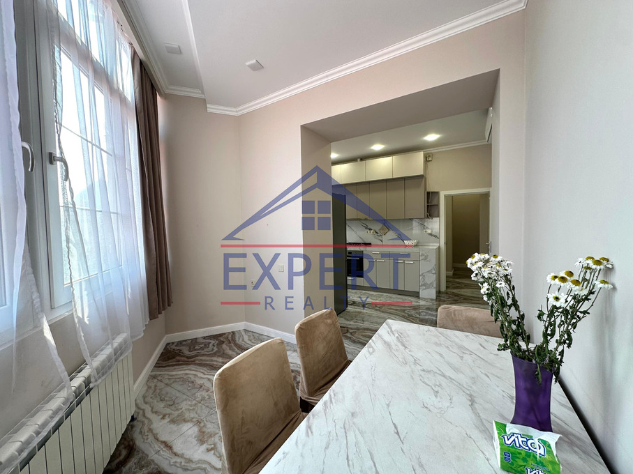 ԿԵՆՏՐՈՆ, ՄԱՇՏՈՑԻ ՊՈՂՈՏԱ, 3 ՍԵՆՅԱԿ