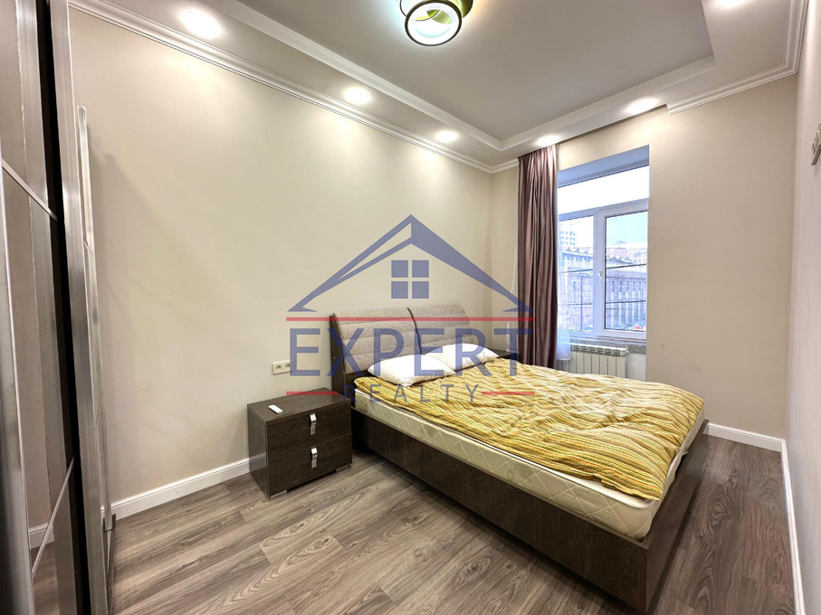 ԿԵՆՏՐՈՆ, ՄԱՇՏՈՑԻ ՊՈՂՈՏԱ, 3 ՍԵՆՅԱԿ