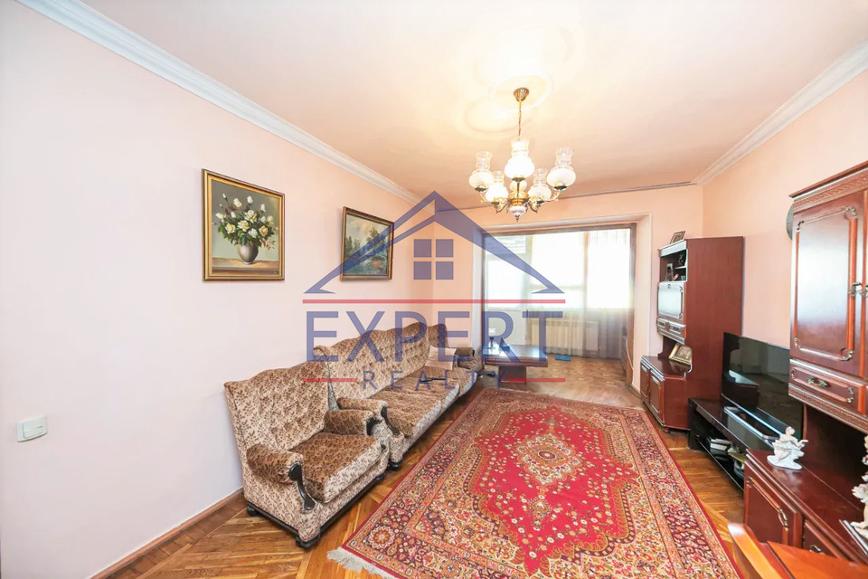 ԱՐԱԲԿԻՐ, ԱՐԱՄ ԽԱՉԱՏՐՅԱՆ ՓՈՂՈՑ, 3 ՍԵՆՅԱԿ