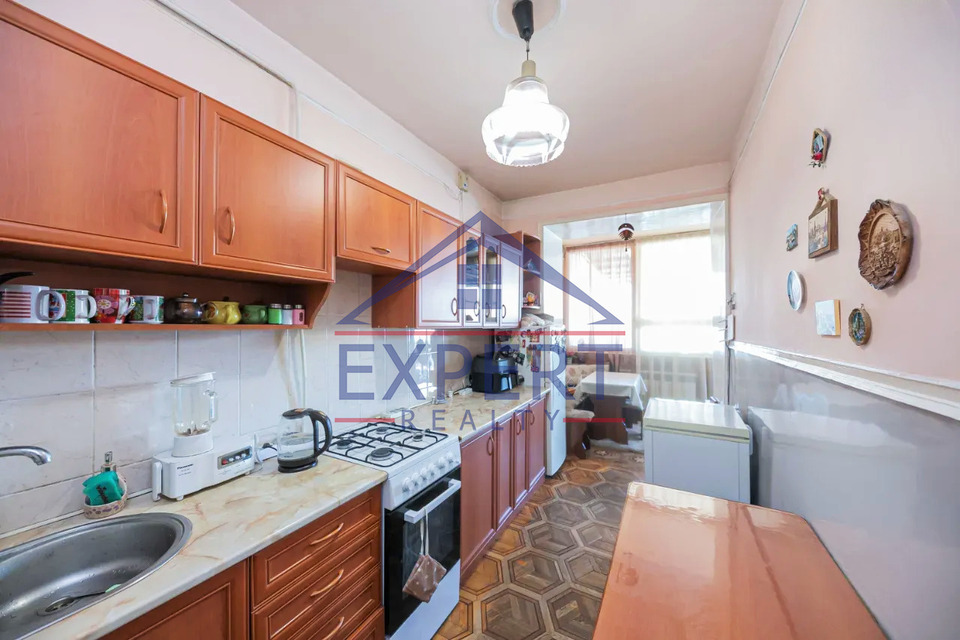 ԱՐԱԲԿԻՐ, ԱՐԱՄ ԽԱՉԱՏՐՅԱՆ ՓՈՂՈՑ, 3 ՍԵՆՅԱԿ