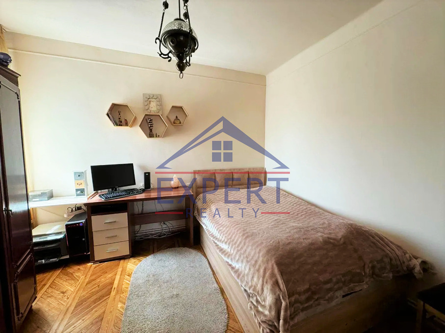 ԱՐԱԲԿԻՐ, ԱՐԱՄ ԽԱՉԱՏՐՅԱՆ ՓՈՂՈՑ, 3 ՍԵՆՅԱԿ