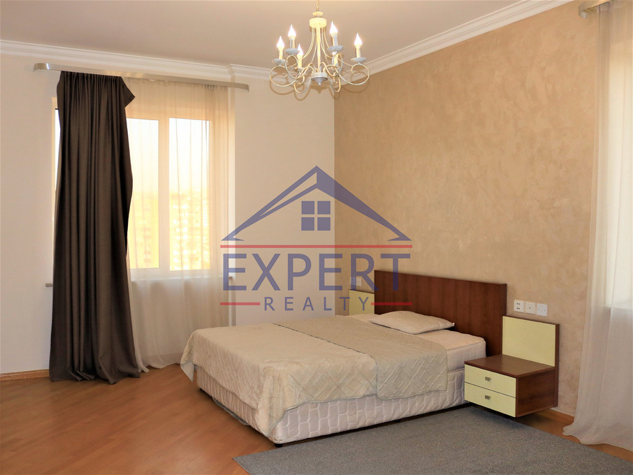 ԿԵՆՏՐՈՆ, ՊԱՐՈՆՅԱՆ ՓՈՂՈՑ, 4 ՍԵՆՅԱԿ